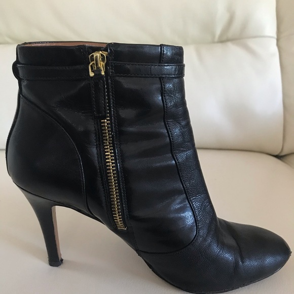 Nine West Pointy Toe Ankle Bootie - Picture 3 of 5